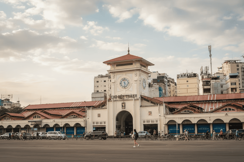 Ben Thanh Market is a symbol of Ho Chi Minh City, located in the most crowded and convenient area